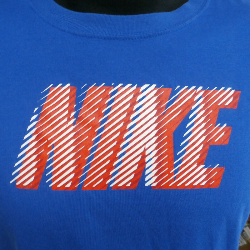 Nike graphic tank blue size large #30553<br />
Our Clothes Rating: 3- Good Condition<br />
Brand: Nike<br />
size: Men's Large- (Across chest: 22\" Length: 28\")<br />
color: blue<br />
Style: sleeveless; screen printed<br />
Condition: 3- Good Condition - light wear and staining on shoulders<br />
Item #: 30553<br />
Shipping: FREE