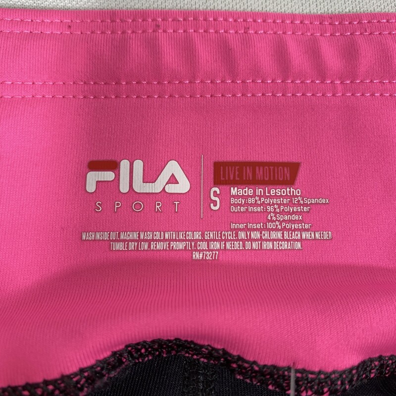 120-252 Fila Sport, Blk/pink, Size: Small<br />
Black and pink capri  leggings polyesther/spandex