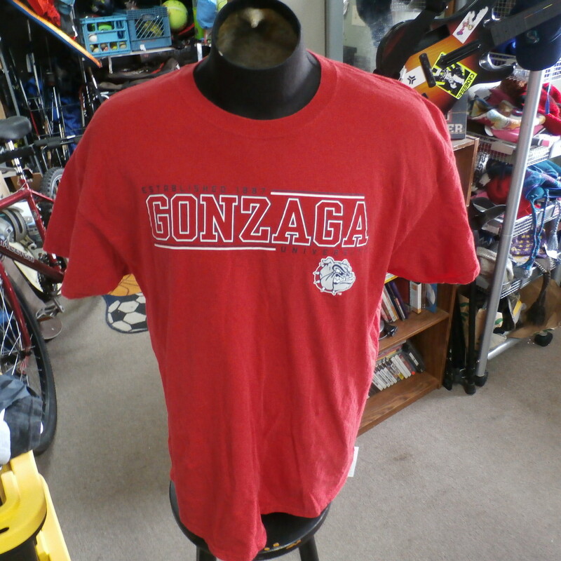 Gonzaga Bulldogs red Gildan shirt size XL 100% cotton #30112
Rating: (see below) 3- Good Condition
Team: Gonzaga Bulldogs
Player: n/a
Brand: Gildan
Size: Men's XLarge- (Measured Flat: chest 23\", length 29\")
Color: red
Style: short sleeve; screen printed
Material: 100% cotton
Condition: 3- Good Condition: some wear and fuzz from use and washing (see photos)
Item #: 30112
Shipping: FREE