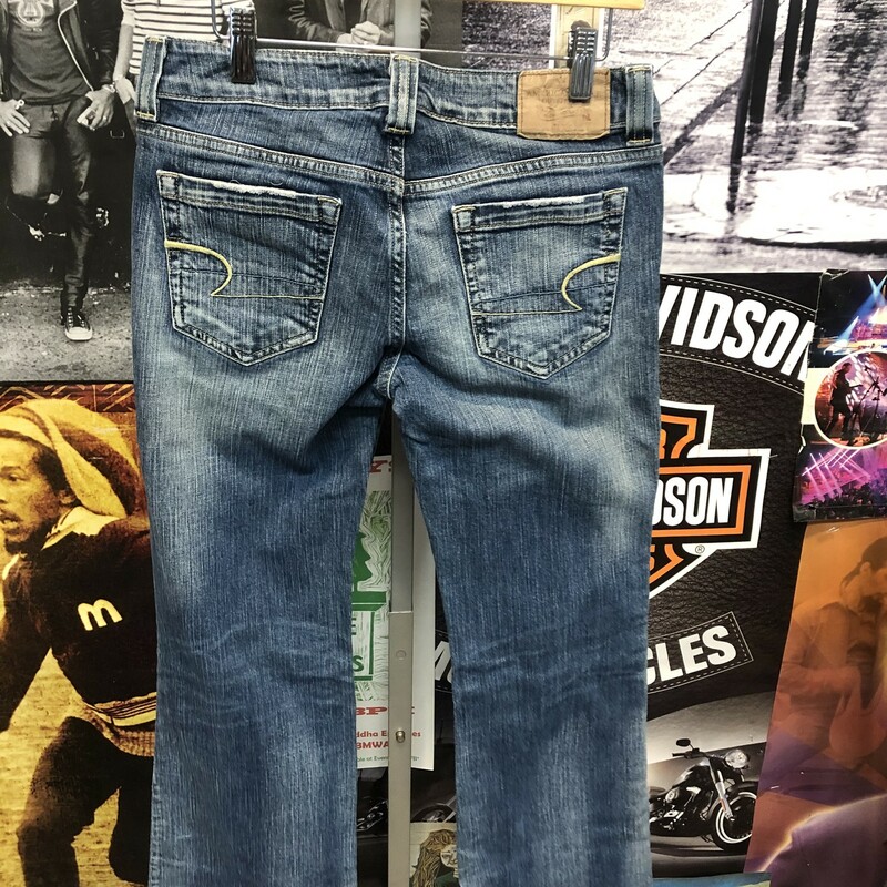 American Eagle women's size 4 boot cut denim jeans