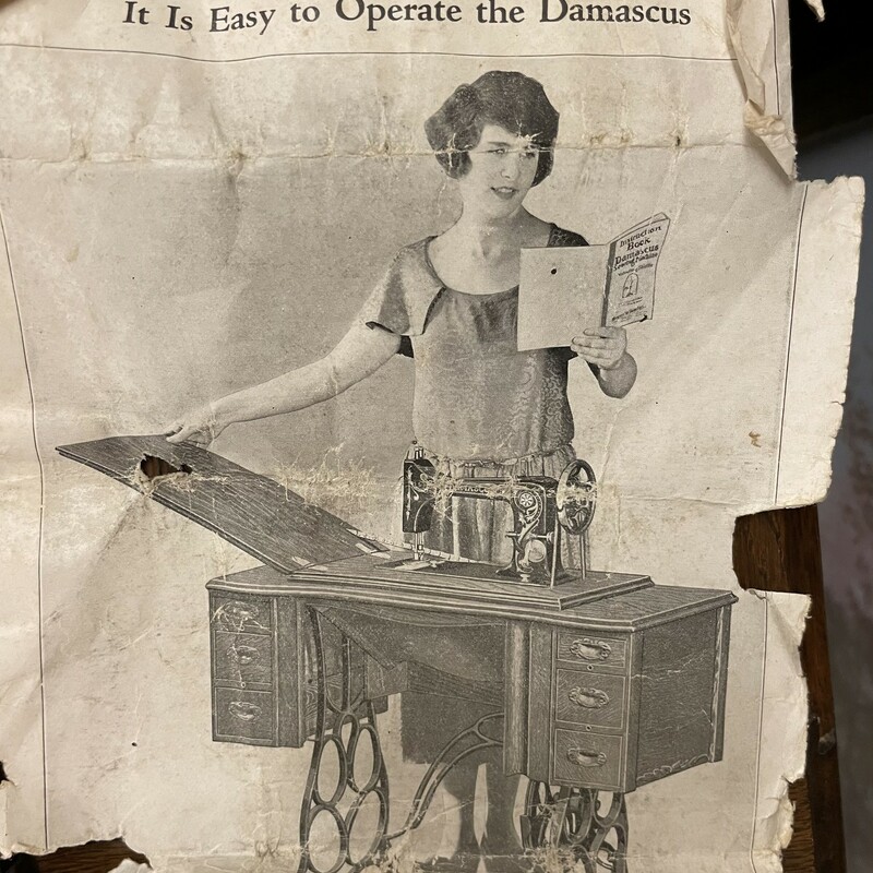 Antique Damascus sewing machine and table
We are unsure of the age but the manual is in the drawer, see the photo!
The table is in excellent condition!
Size: 30H/36W/19D
IN STORE PICK UP ONLY