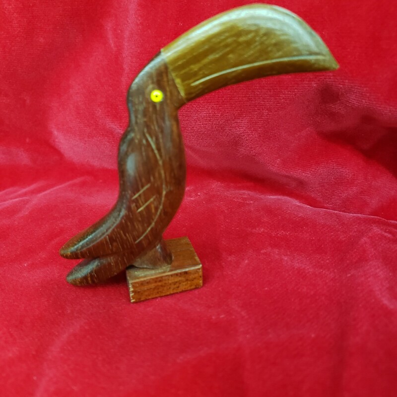 Carved Tucan, Wood, Size: 3.5in