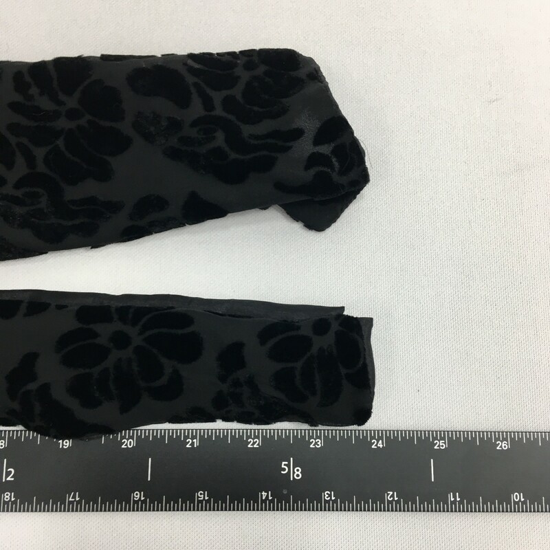 114-061 Velvet Pattern Sc, Black, Size: Scarves
