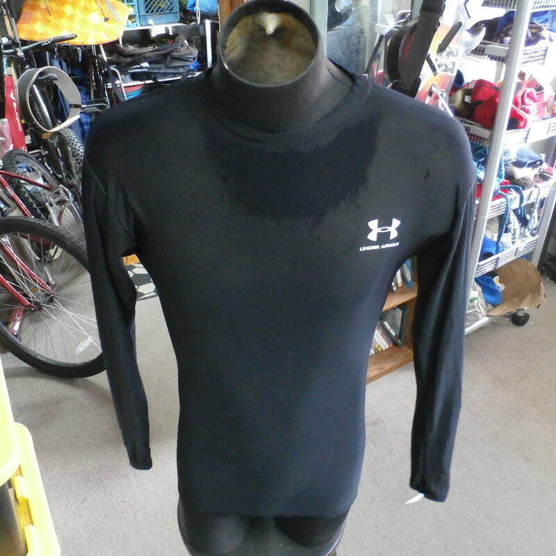 Under Armour black long sleeve compression shirt size large #29121
Rating: (see below) 4- Fair Condition
Team: n/a
Player: n/a
Brand: Under Armour
Size:Men's Large- (Measured Flat: Across chest 17\"; Length 25\")
Measured Flat: underarm to underarm; top of shoulder to bottom hem
Color: black
Style: long sleeve; screen printed
Material: tag missing
Condition: 4- Fair Condition: heavy wear around shoulders and chest (see photos)
Item #: 29121
Shipping: FREE