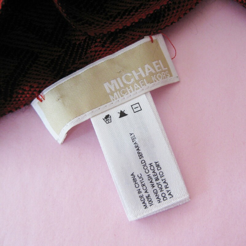 Michael Kors Logo, Red, Size: None
Smart designer scarf from Michael Kors.
Red with Black MK Logo
long, warm can be worn several ways
100% acrylic, super soft also lightweight and fluid - not bulky

Oblong 80in long x 24.5in wide

thanks for looking!
#40390
