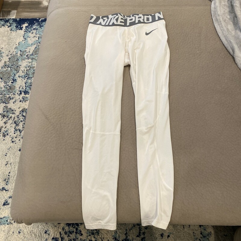Used condition- some light stains; some snags; sticker 9 at tag area;<br />
White- size XL