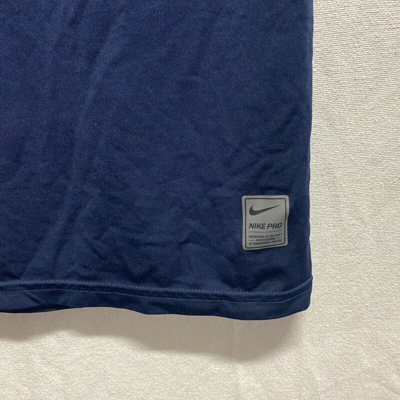 Used condition- wrinkled; previous player sticker at tag area was removed and left a mark;<br />
Blue - size Large
