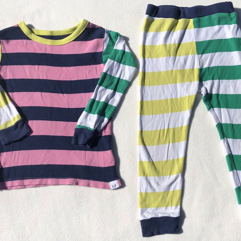 Gap Pj Set, Striped, Size: 2Y
Colour Faded
Stain on the bottom
Price Reflective of condition