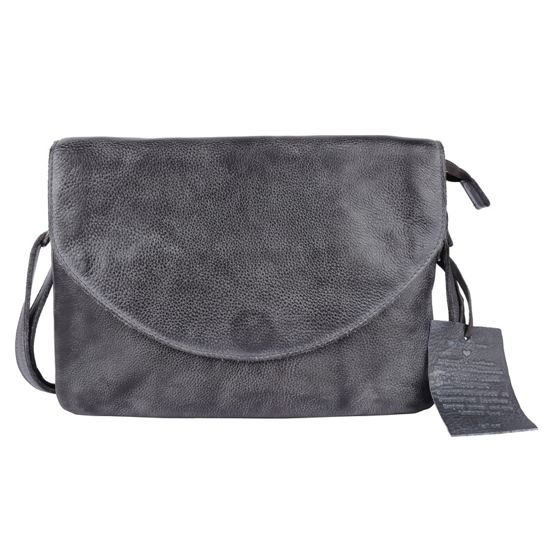 Marcus Handbag Latico Charcoal

A small handbag with suprisingly big organization.  Tucjk the starps and and use it a s a clutch too!

100% Leather
7.5 inch H  2 inch D  10 inch Long