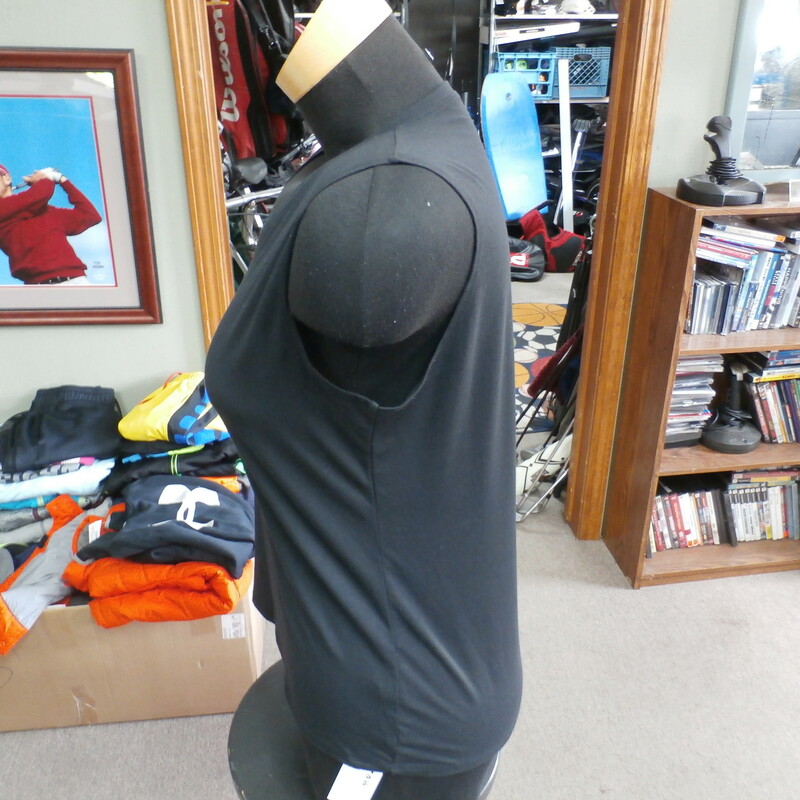 Montana Grizzlies Under Armour women's tank top V-neck black size Large #16744
Rating: (see below) 3- Good Condition
Team: Montana Griz
Player: n/a
Brand: Under Armour
Size: Women's Large- (Measured Flat: Across chest 19\"; Length 24\")
Measured Flat: underarm to underarm; top of shoulder to bottom hem
Color: black
Style: sleeveless; screen printed
Material: 95% polyester 5% spandex
Condition: 3- Good Condition: gently used; deodorant marks in armpit (see photos)
Item #: 16744
Shipping: FREE