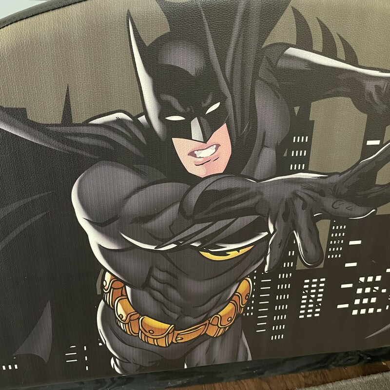 Twin Batman Headboard
Hardware included
Black, gray, yellow
Retail Price: $88.00
Size: Twin