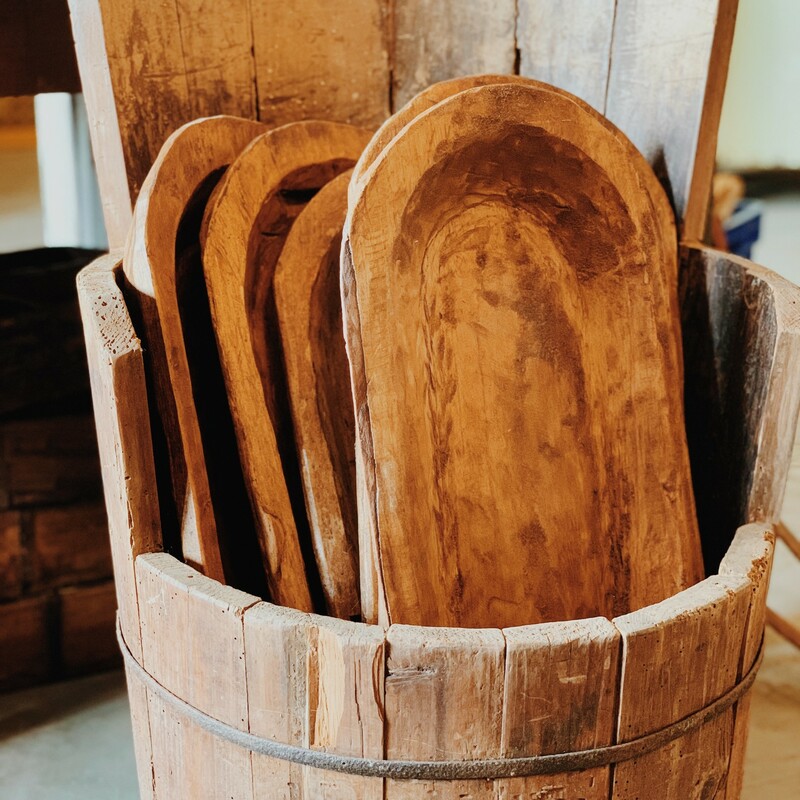 These wooden doughbowls are perfect for decorating any table space!

Measures 19.5 inches by 11.5 inches
