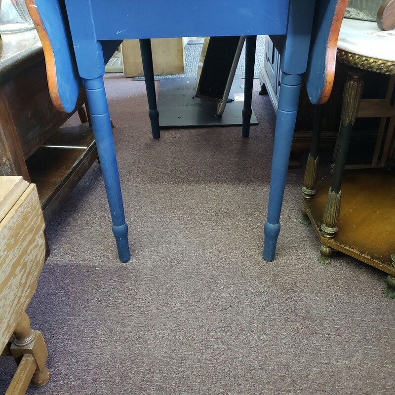Drop Leaf Table, Wood/Blue, Size: 42in d x 21in - 42in w x 31in t
great condition w/ wood supports for drop sides