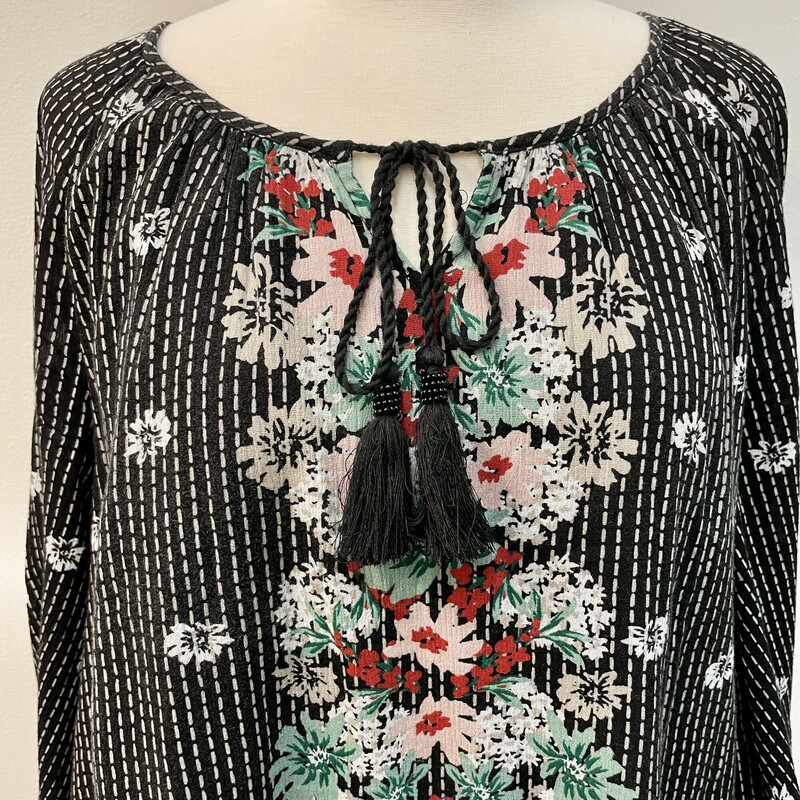 Style & Co Floral Boho Top
Lace Trim
Black , White and Floral
Size: Large