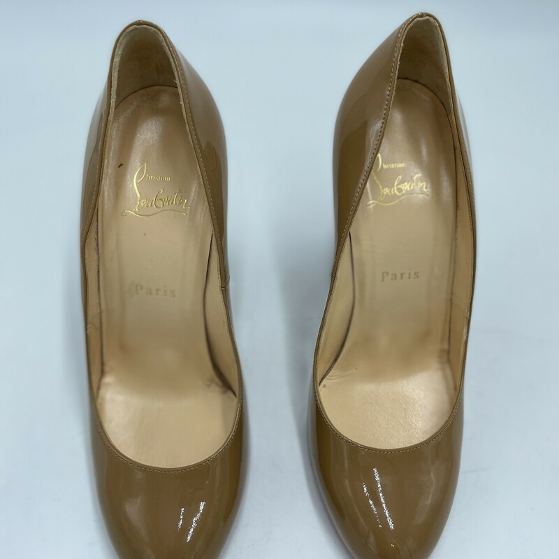 Christian LouBoutin Patent Leather Wedge<br />
Color:  Tan<br />
Size: 39.5<br />
Heel: 4