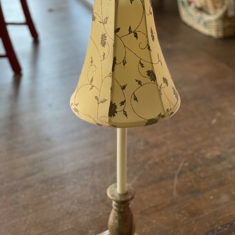 Buffet Lamp W/marble Base
Taupe & cream lampshade over a tuape and clay colored marble base
Size: 31 Tall