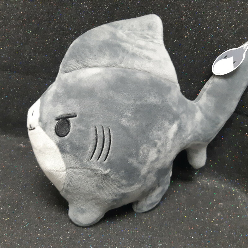 Plush, Multi, Size:<br />
<br />
A perfect Round Friend Sharkpup plush toy! Standing at 10/25cm tall with the fin, this soft plush is perfectly sized to display on most surfaces, use as a cuddle buddy, they even make great travel pillows! The tongue and dorsal fin are firmly sewn.