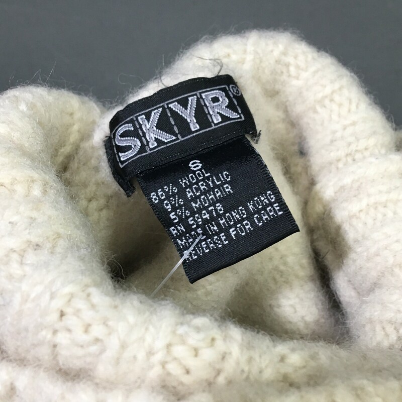 SKYR 86%Wool,5%Mohair, Pattern, Size: Small