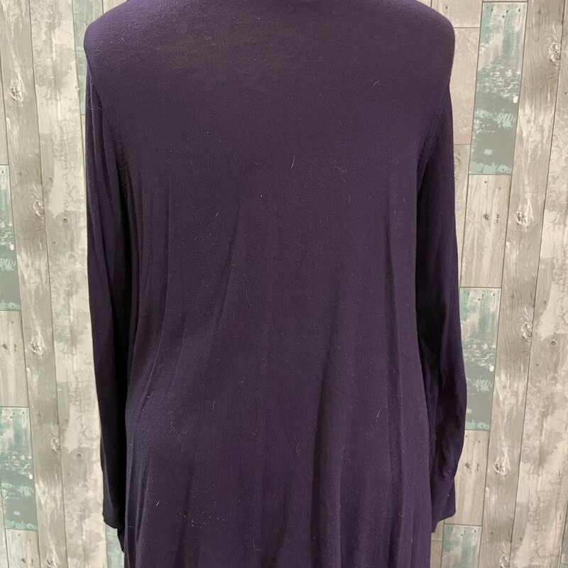 Simply Vera Tunic Sweater
Beaded neckline and drop side hemline
60% cotton/ 40% viscose
Purple
Size: 2X