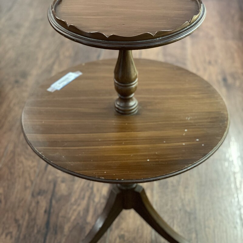 2 Tiered Table
Brown
Size: 30x20