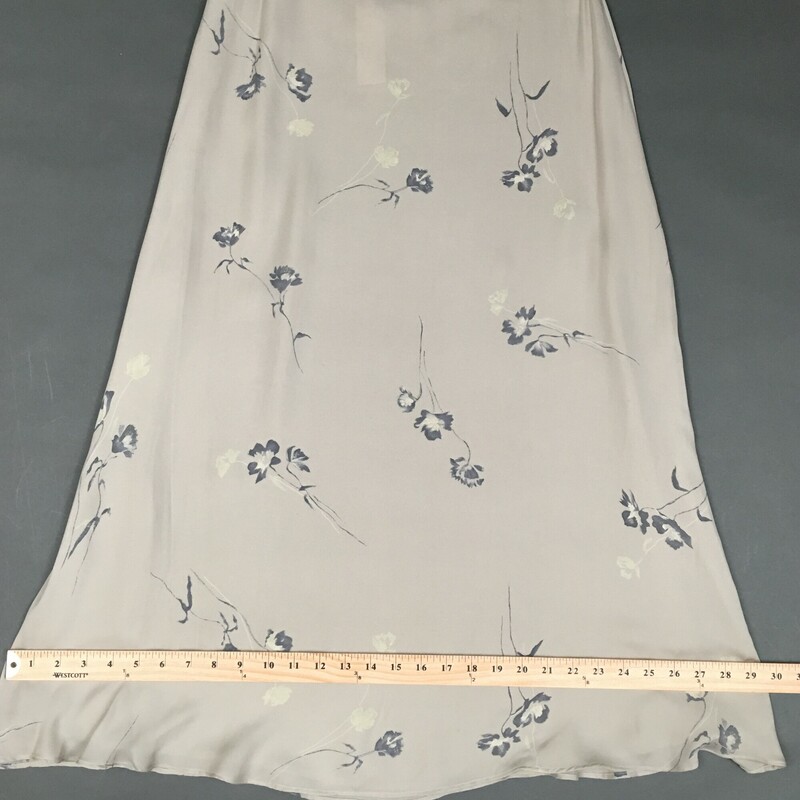 Lauren, Ralph Lauren, Lt Grey/Olive, Size: 8 100% Silk pale grey and biege floral motif pale grey/olive tone, ankle length,lining 100% polyester, very elegant, gently worn