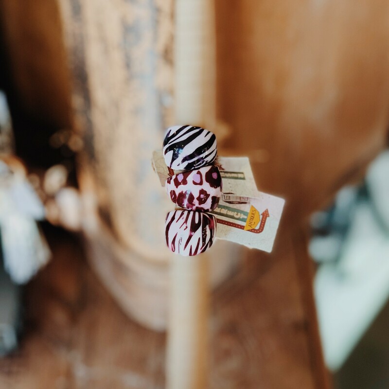 These adorable printed rings are so fun! Available in zebra or leopard!