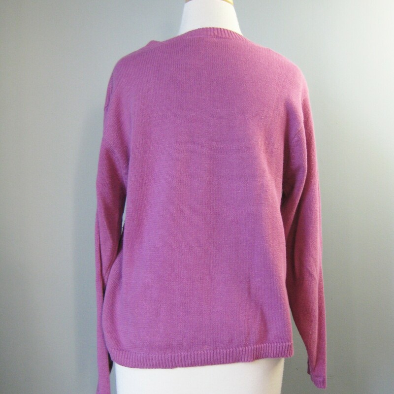 This pretty sweater by Nothern Reflections is made of a ramie cotton blend and features tonal floral embroidery on the front.  It looks like a wildflower meadow at the lower end of the sweater.<br />
the color is a deep cool tone pink.<br />
Flat measurements:<br />
Armpit to armpit: 20<br />
Underarm sleeve seam: 17.5<br />
Length 22.5<br />
<br />
Thanks for looking!<br />
#34698