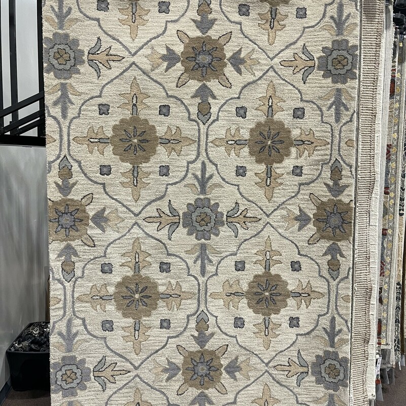 Valintino VN-9656<br />
Brand New Area Rug 5x8<br />
Call store for details