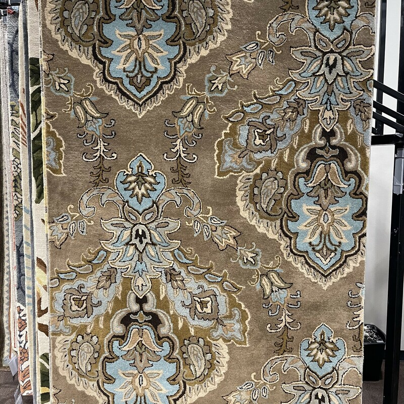 Volare VO-1683
Brand New Area Rug 5x8
Call store for details