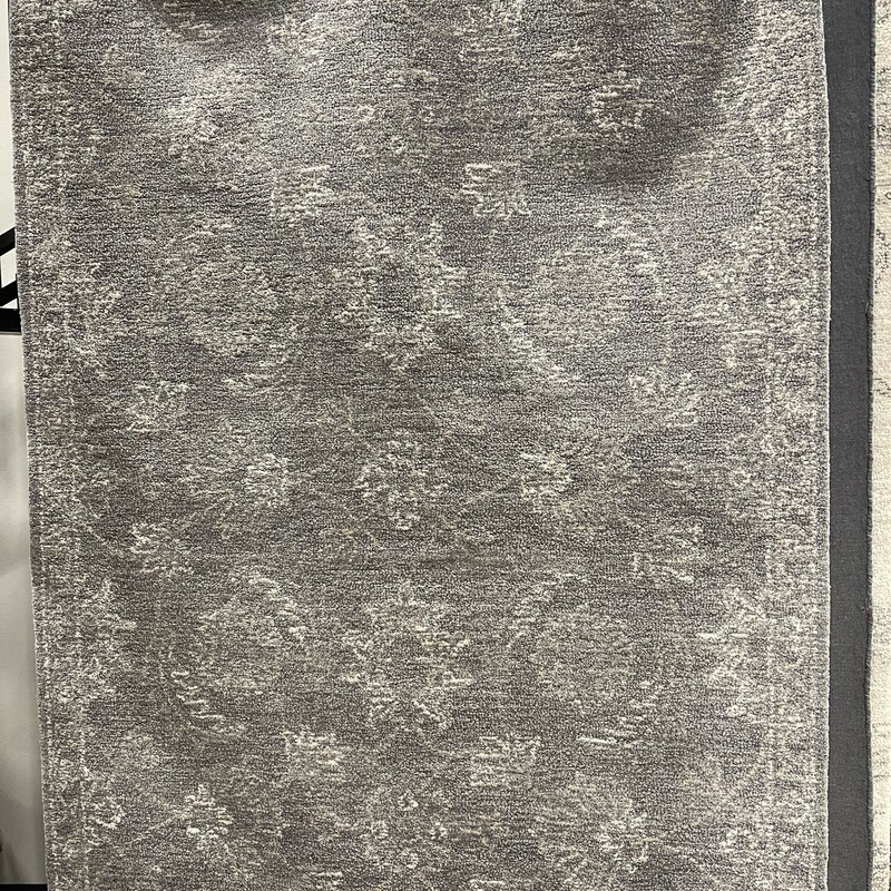 Harmony HMY-978
Brand New Area Rug 5x8
Call store for details