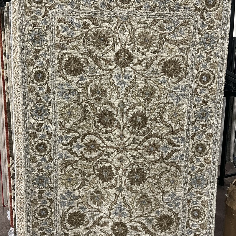Ashlyn AL-2573<br />
Brand New Area Rug 5x8<br />
Call store for details