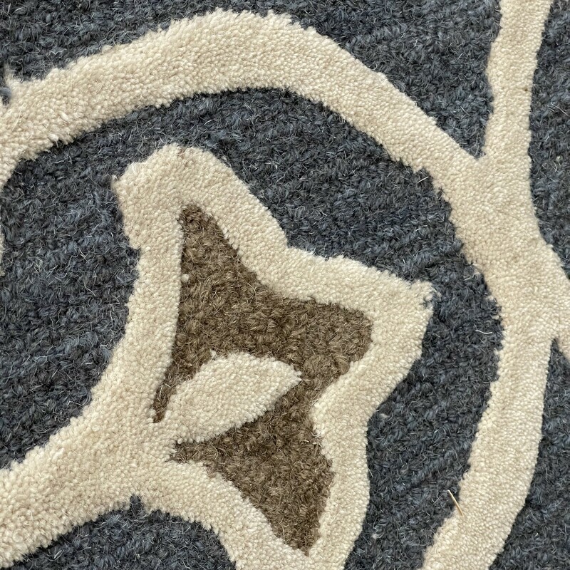 Opulent OU-574A<br />
Brand New Area Rug 5x8<br />
Call store for details