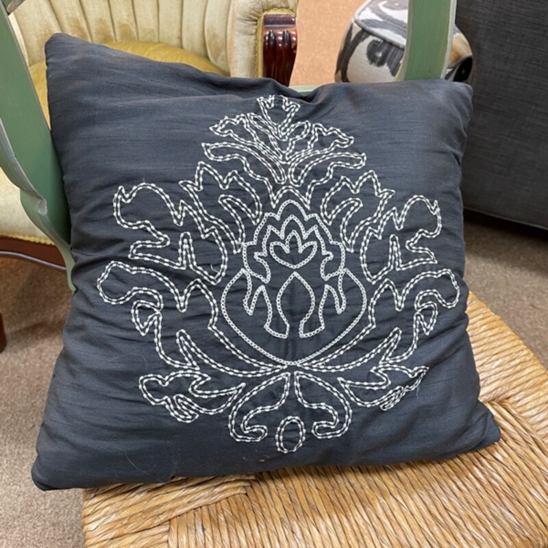 Silk Embroidered Pillow, Size: 15x15