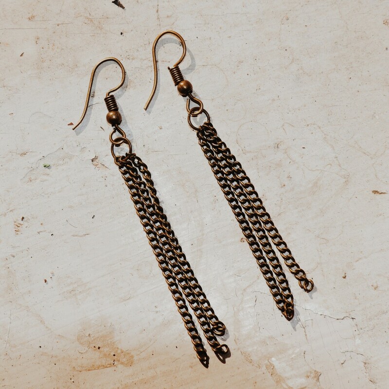 These chain fringe earrings are the perfect neutral to pair with any outfit! They measure 2.5 inches long.