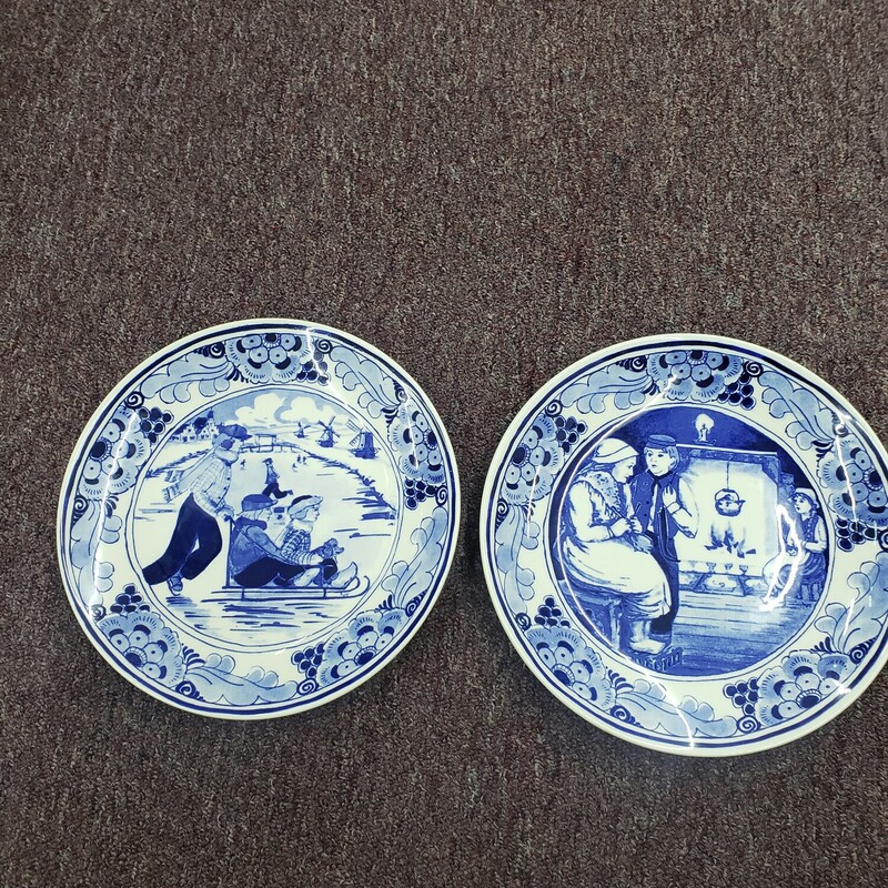 Hans Brinker Delft Plate, On The Canal, Size: 8.75
also available -Shadows in the Home