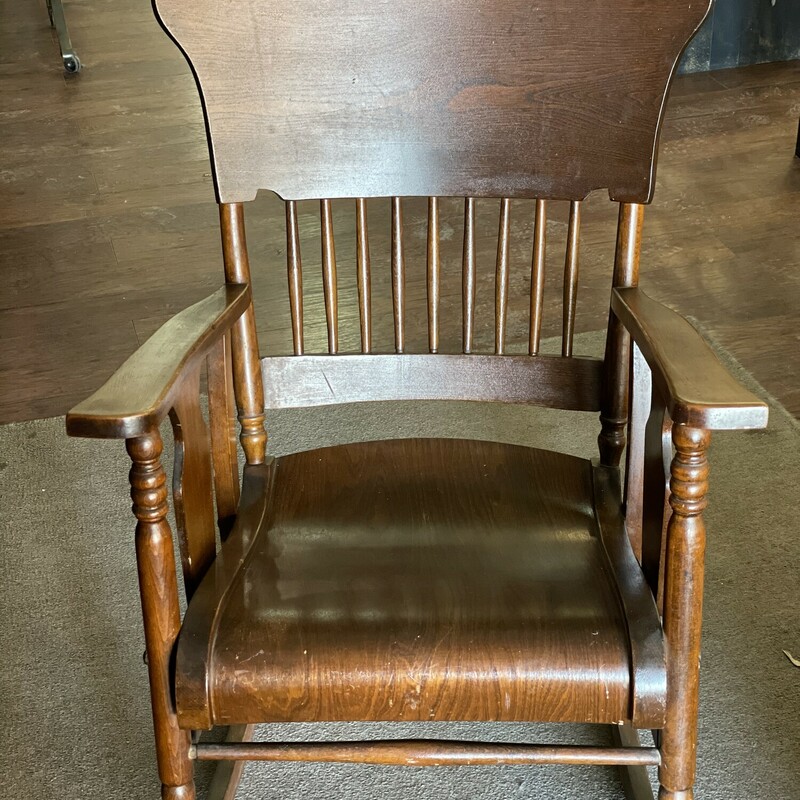 Antique Wood Rocker
Beautiful condition with a deep curved seat makes this piece not only beautiful but comfortable. All thats missing is the iced tea!
Brown
Size: 38x26x19 deep