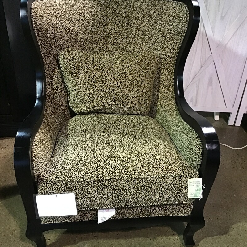 This gorgeous animal print chair from Arhaus features a flippable seat cushion, black frame and lots of curves! It comes with a lumbar pillow. This chair is from the Arhaus Camden Collection.
Dimensions are 29 in x 36 in x 41 in
