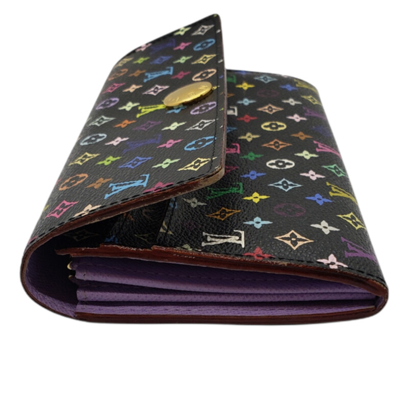 Louis Vuitton

Sarah Wallet

Multicolor Monogram Murakami

Purple interior

Gret Condition: Wear on Corners