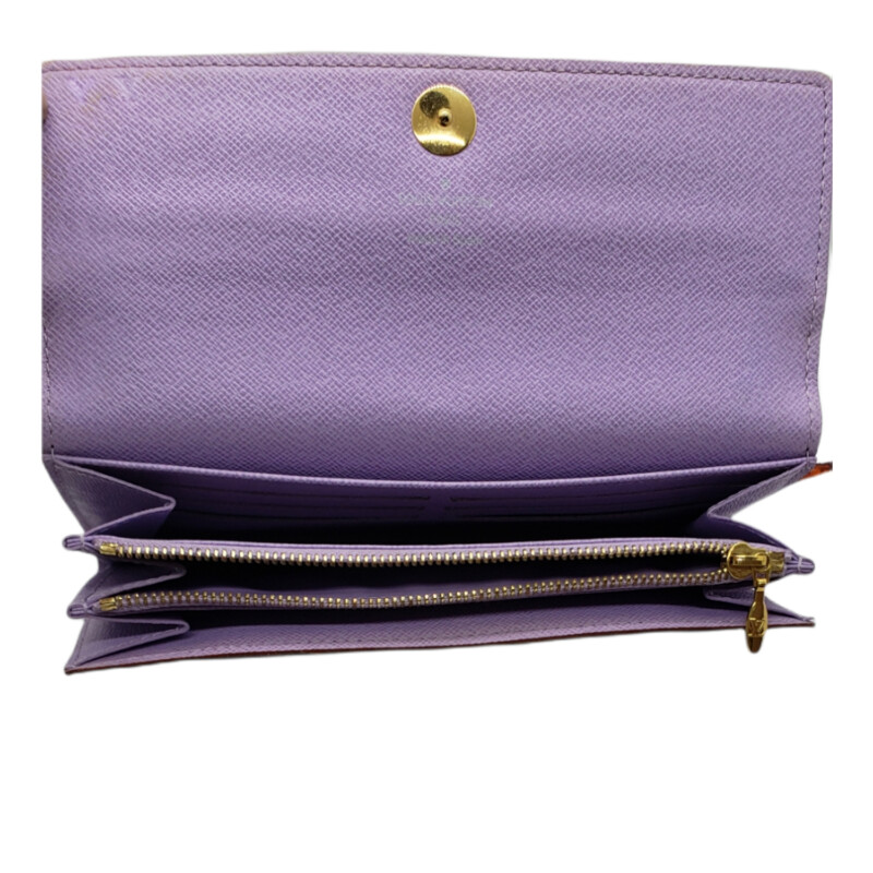 Louis Vuitton<br />
<br />
Sarah Wallet<br />
<br />
Multicolor Monogram Murakami<br />
<br />
Purple interior<br />
<br />
Gret Condition: Wear on Corners