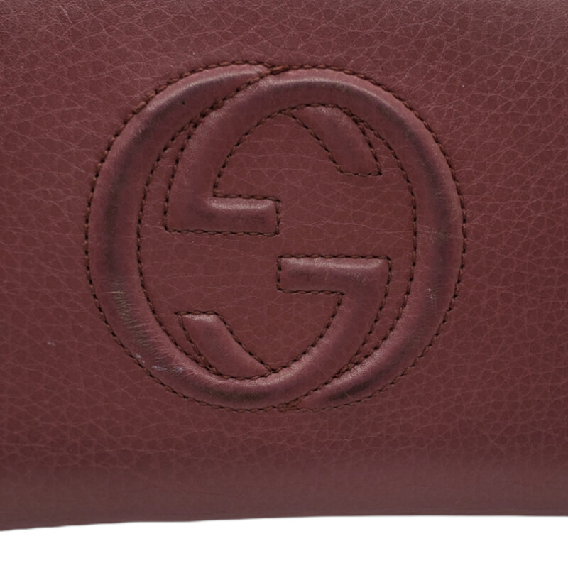 Gucci<br />
<br />
Soho Zip Wallet Pink<br />
<br />
Condition: Good. Corner Wear. GG Outside leaather ink transfer. Minor Wear on inside