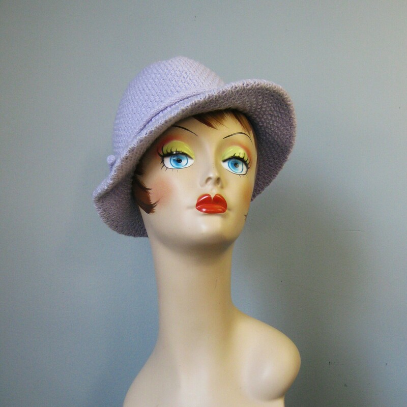 Classic fedora in an unexpected and HEAVENLY shade of pale purple.
It's by Hansen.
the structured hat body is knitted and is fully lined.

Inner hat band measures 21 around.

Excellent condition, no flaws!

Thanks for looking!
#13984