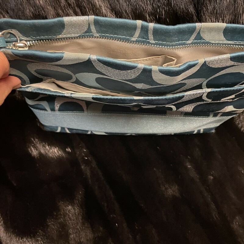 Coach Signature CC Crossbody Bag, Teal/silver, Size: M+.  Excellent condition.  Really a nice color combination for something a bit different than your normal colors, blk, brn, etc.  Good choice.
