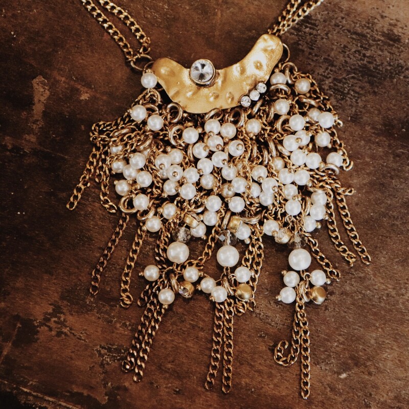 This beautiful necklace is on a 32 inch chain!