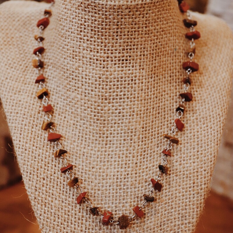 Very cute rust quartz choker necklace. Perfect for any casual occasion!
Measures 18'' total.