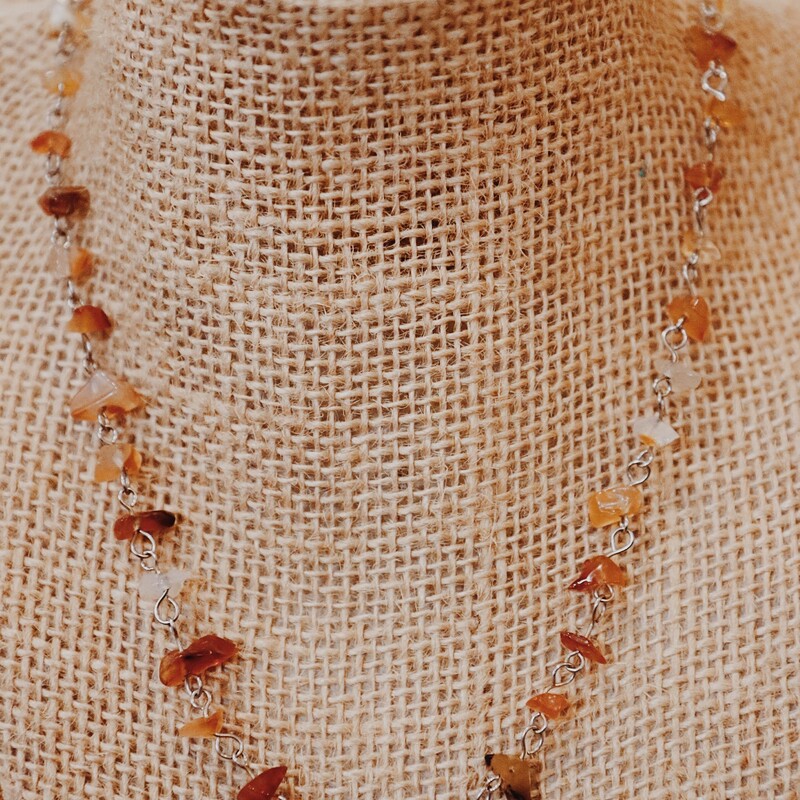 Very cute earth tones quartz choker necklace. Perfect for any casual occasion!
Measures 18'' total.