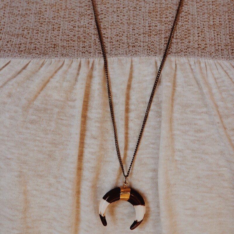 Boho Brown White Stone Horn Gold Necklace. Light weight. Adjustable Clasp