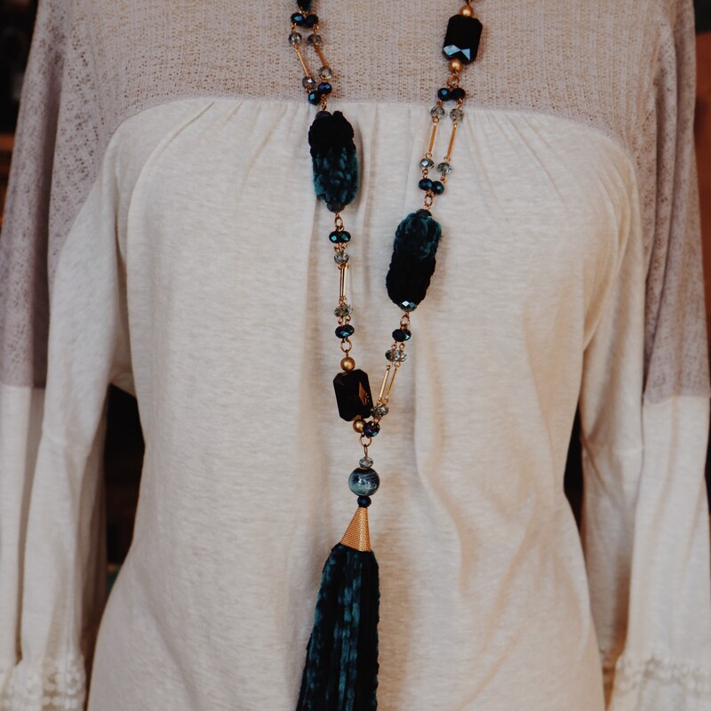These velvet necklaces are to die for! Such a unique look that turns all the heads! Measuring 24 inches long including the tassle pendant.