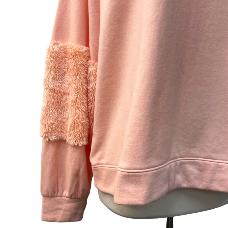 Kaari Fleece Pullover
With Fuzzy Sleeve Detail
Peach
Size: XLarge
