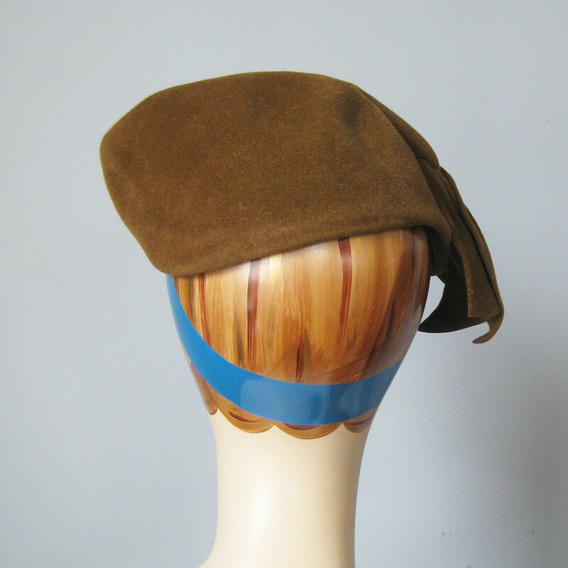 V Vtg Jeweled Scupltrl, Brown, Size: None<br />
Unique topper with plastic jewel decoration.<br />
The colori s a warm cocoa brown<br />
It's got a sculptural shape and looks interesting from every side.<br />
<br />
the hat is in excellent condition but the jewels have seen better days. super easy to replace if you need them to look perfect at close viewing distance.<br />
<br />
The inner hat band measures 19 1/2.<br />
<br />
Thanks for looking!<br />
#44947