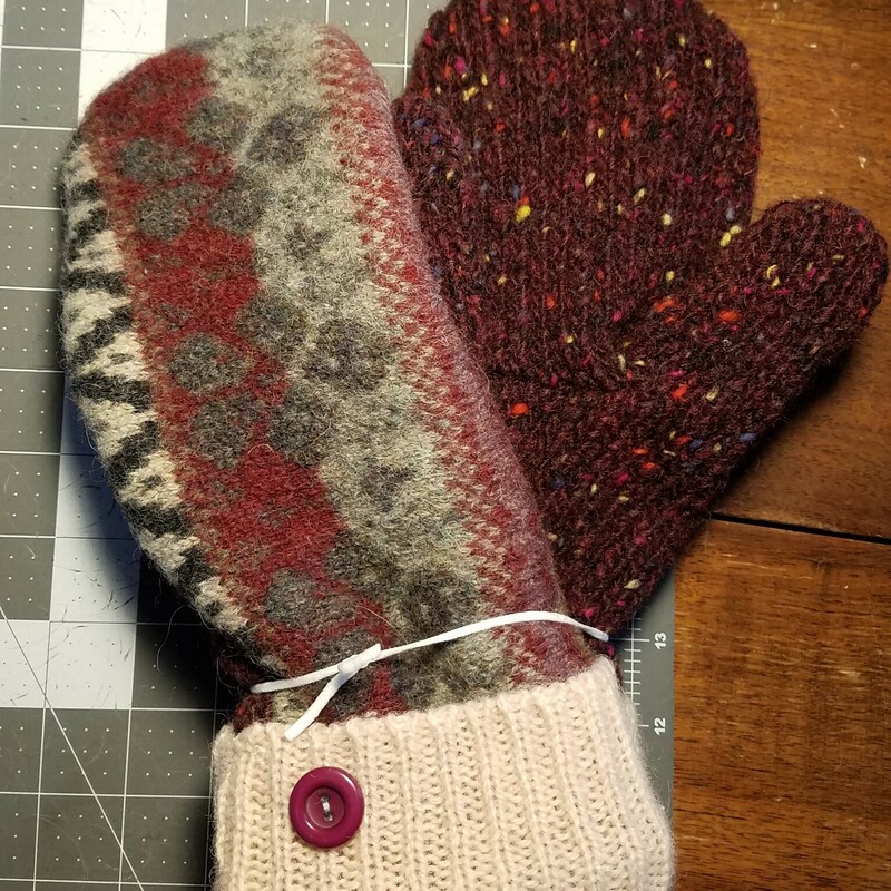 RECYCLED MITTENS CUFF